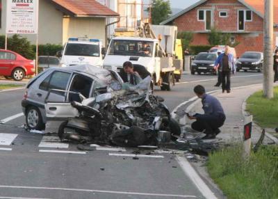 TURANJ:  Djevoj�ica izi�la iz auta u plamenu i vidjela kako roditelji gore