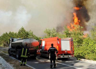 �IBENIK: Po�ar se pribli�io ku�ama u I�evu, evakuirani stanovnici